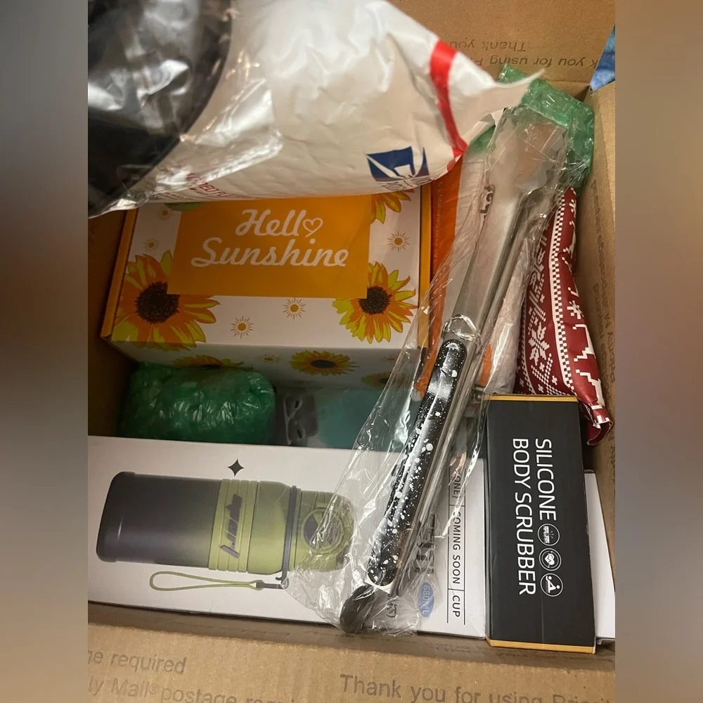 NEW Amazon MYSTERY box, Brand New Items Only 📦 🔥 NO JUNK, 5 ⭐️​​​ - Picture 6 of 16